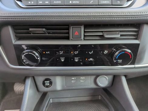 Used 2025 Nissan Rogue S AWD/4WD image 17