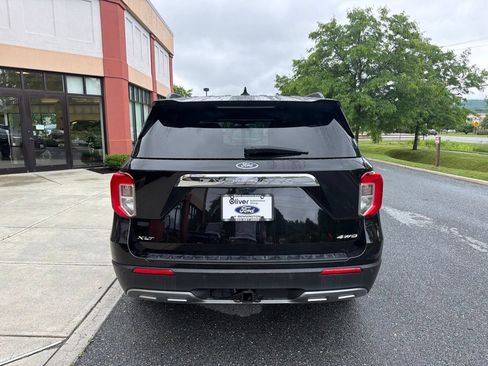 Used 2023 Ford Explorer XLT w/ Equipment Group 202A AWD/4WD image 6