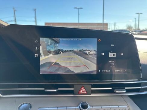 Certified 2025 Hyundai Elantra Limited image 21