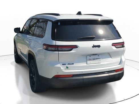Used 2023 Jeep Grand Cherokee L Laredo AWD/4WD image 3