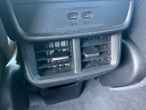 Used 2025 Chevrolet Equinox LT FWD image 22