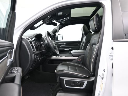 Used 2023 RAM 1500 Laramie AWD/4WD image 9