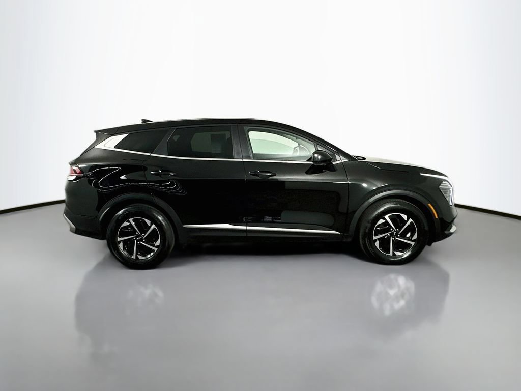 Used 2025 Kia Sportage LX FWD image 9