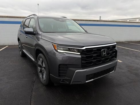 Used 2026 Honda Pilot Touring image 7