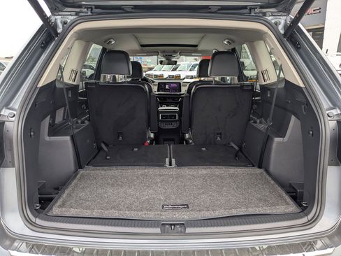 Used 2024 Volkswagen Atlas SEL Premium R-Line AWD/4WD image 34