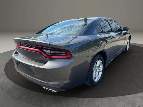 Used 2022 Dodge Charger SXT RWD image 5