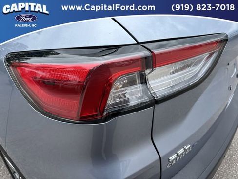 Certified 2022 Ford Escape SEL FWD image 15