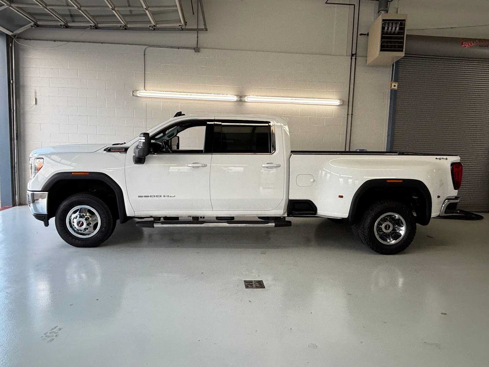 Used 2023 GMC Sierra 3500 SLE AWD/4WD image 1