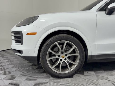 Certified 2024 Porsche Cayenne AWD/4WD image 13