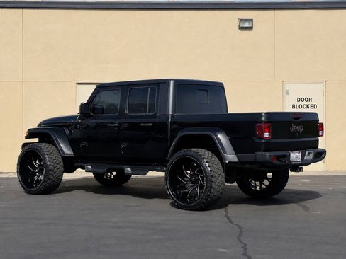Used 2022 Jeep Gladiator Sport AWD/4WD image 8