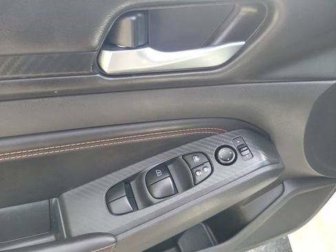 Used 2021 Nissan Altima 2.5 SR w/ SR Premium Package FWD image 17