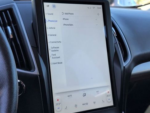 Used 2024 Ford Edge SEL image 18