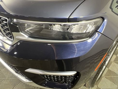 Used 2023 Jeep Grand Cherokee Summit w/ Luxury Tech Group V image 36