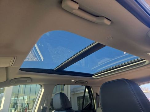 New 2025 Honda Pilot Touring image 21