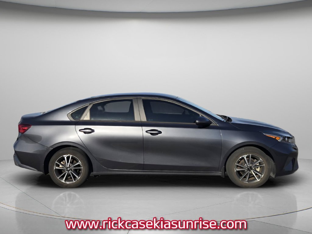 Used 2023 Kia Forte LXS w/ LXS Technology Package FWD image 5