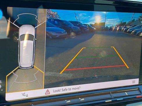 Used 2024 Volkswagen Atlas SEL Premium R-Line image 16