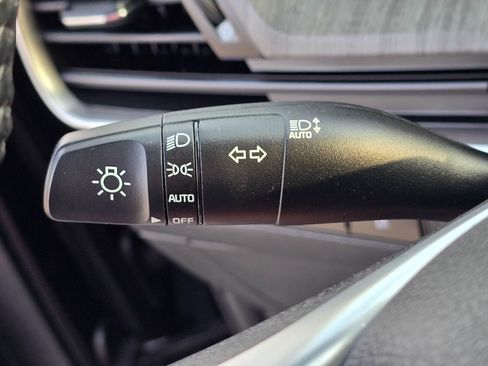 Used 2025 Kia Telluride EX w/ EX Captain's Chair Package image 22