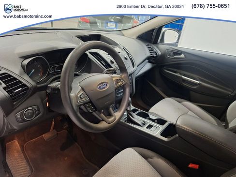 Used 2017 Ford Escape SE FWD image 16