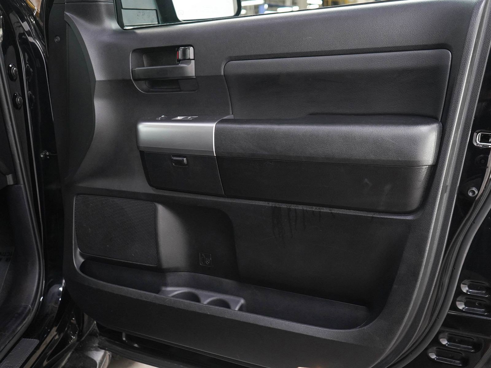 Used 2022 Toyota Sequoia TRD Sport AWD/4WD image 9
