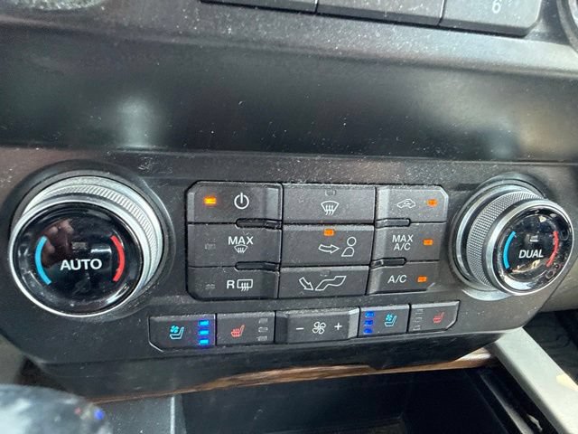 Used 2019 Ford F150 Lariat w/ Equipment Group 502A Luxury AWD/4WD image 32