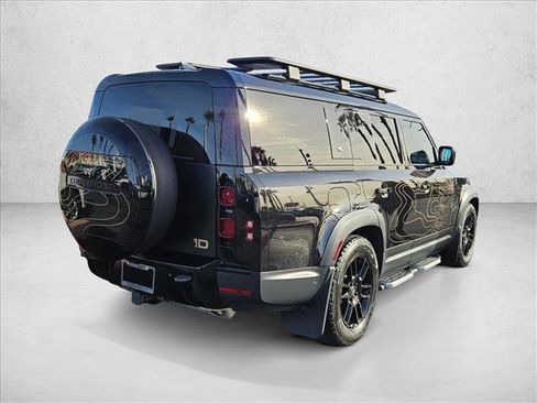 Used 2023 Land Rover Defender 130 SE image 5