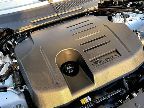 Used 2025 Land Rover Defender 110 S image 29