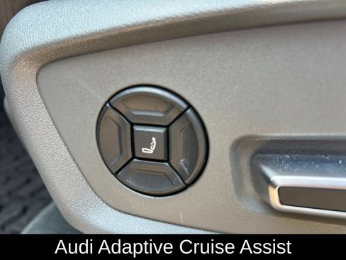 Used 2019 Audi Q8 Prestige w/ Luxury Package AWD/4WD image 27
