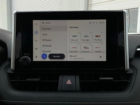 Used 2025 Toyota RAV4 XLE image 31