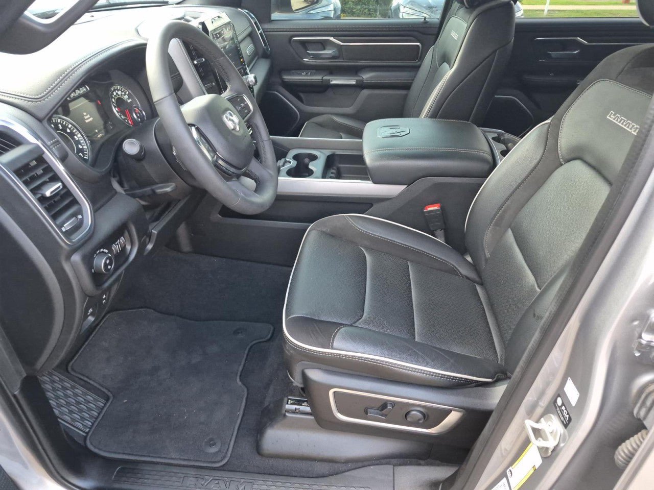 Used 2025 RAM 1500 Laramie w/ Laramie Southwest Edition AWD/4WD image 12