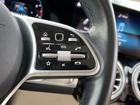 Used 2023 Mercedes-Benz GLB 250 4MATIC image 29