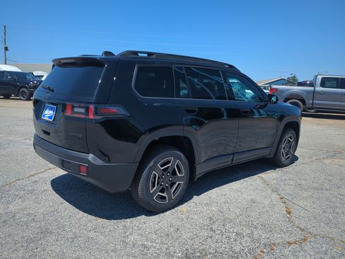 New 2026 Jeep Cherokee Limited AWD/4WD image 3