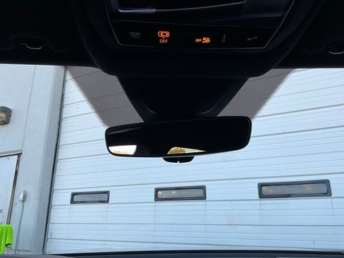 Used 2025 Volkswagen Atlas Cross Sport SE image 18