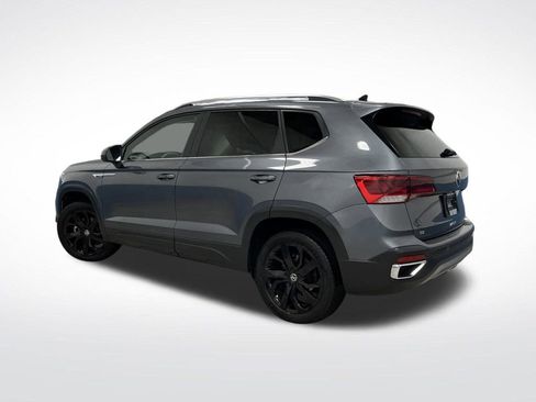 Used 2023 Volkswagen Taos SE w/ Black Wheel Package image 3