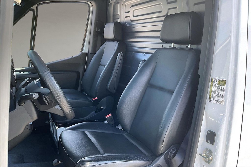 Used 2025 Mercedes-Benz Sprinter 2500 image 19