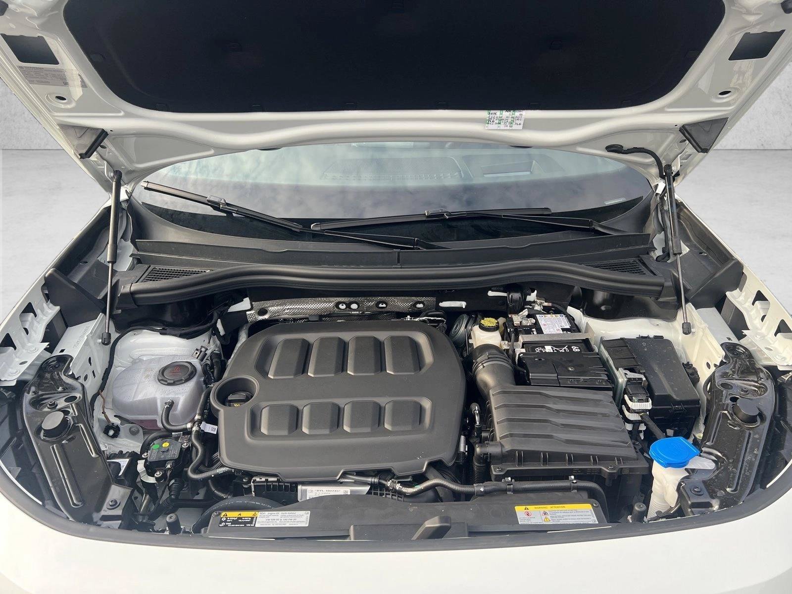 New 2026 Volkswagen Tiguan SE R-Line FWD image 19