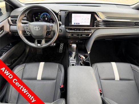 Used 2025 Toyota Camry SE image 13