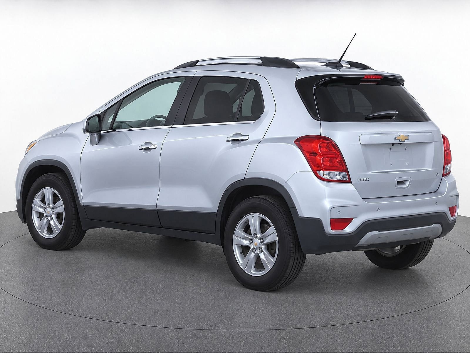 Used 2020 Chevrolet Trax LT w/ Driver Confidence Package FWD image 3