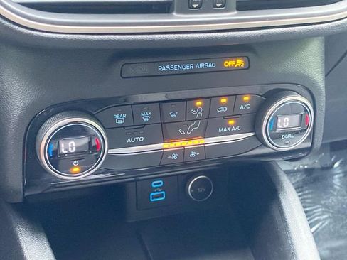 Used 2021 Ford Escape SE w/ Convenience Package FWD image 26