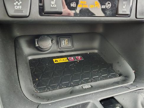 Used 2024 Toyota RAV4 XSE w/ Advanced Technology Package AWD/4WD image 18