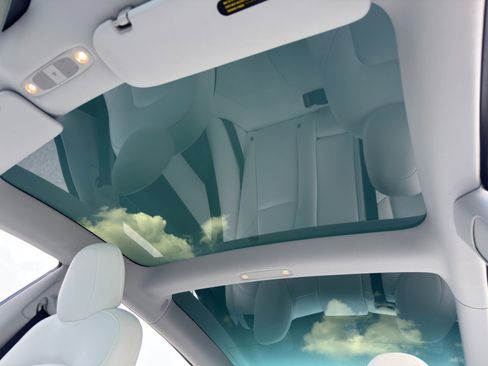 Used 2020 Tesla Model 3 Long Range image 12