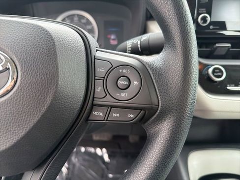 Certified 2022 Toyota Corolla LE w/ Carpet Mat Package (TMS) image 19