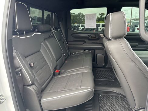 Used 2025 GMC Sierra 1500 AT4X image 19