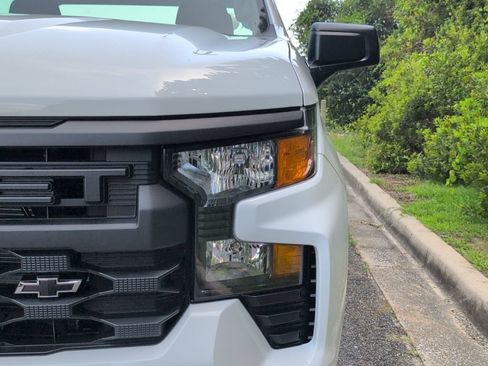 New 2026 Chevrolet Silverado 1500 W/T w/ Z71 Off-Road Package AWD/4WD image 12