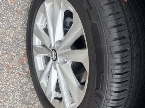 Used 2019 Nissan Rogue Sport SV image 8