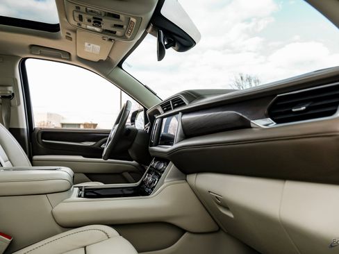 Used 2021 GMC Yukon Denali image 46