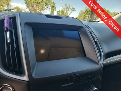 Used 2020 Ford Edge SE image 24