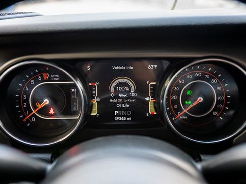 Used 2021 Jeep Gladiator Willys image 10