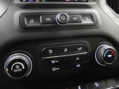 Used 2024 Chevrolet Silverado 2500 Custom w/ Custom Value Package image 45