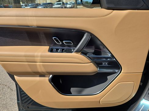 New 2026 Land Rover Range Rover SE image 27