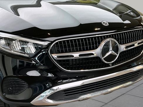 Used 2025 Mercedes-Benz GLC 300 image 30